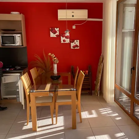 Garden Of Eden 2 Bedrooms Sea View Apartment, Saint Apartmán *